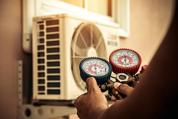 Professional Ductwork Repair technician working in Ashland, IL